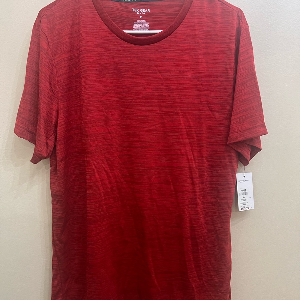 Kohl's Red Short Sleeve Tee Classic Crew Neck